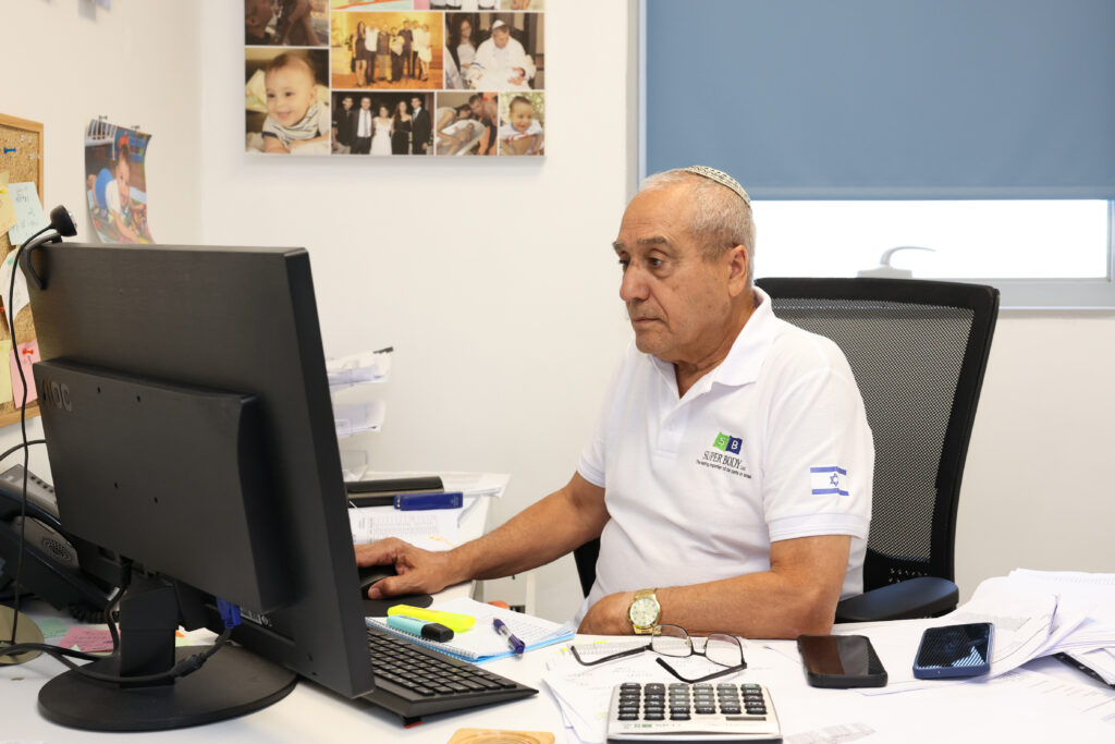 יבוא ומחשוב — DSCF7713